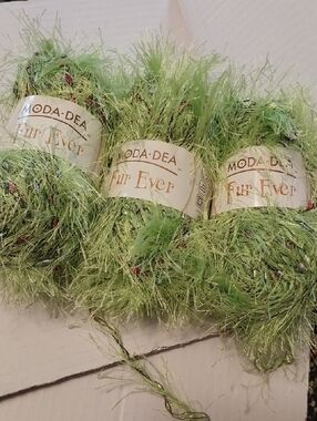 MODA·DEA Fur Ever Eyelash Yarn - Lime Green
